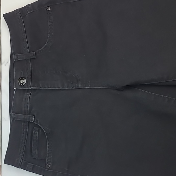 NWOT STYLE & CO BLACK SLIM LEG STRETCH JEANS - Picture 2 of 15